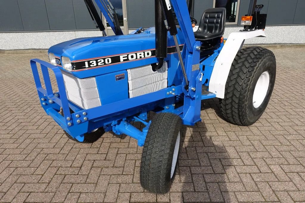 Traktor du type Ford 1320 4wd / 4107 Draaiuren / Voorlader, Gebrauchtmaschine en Swifterband (Photo 5)