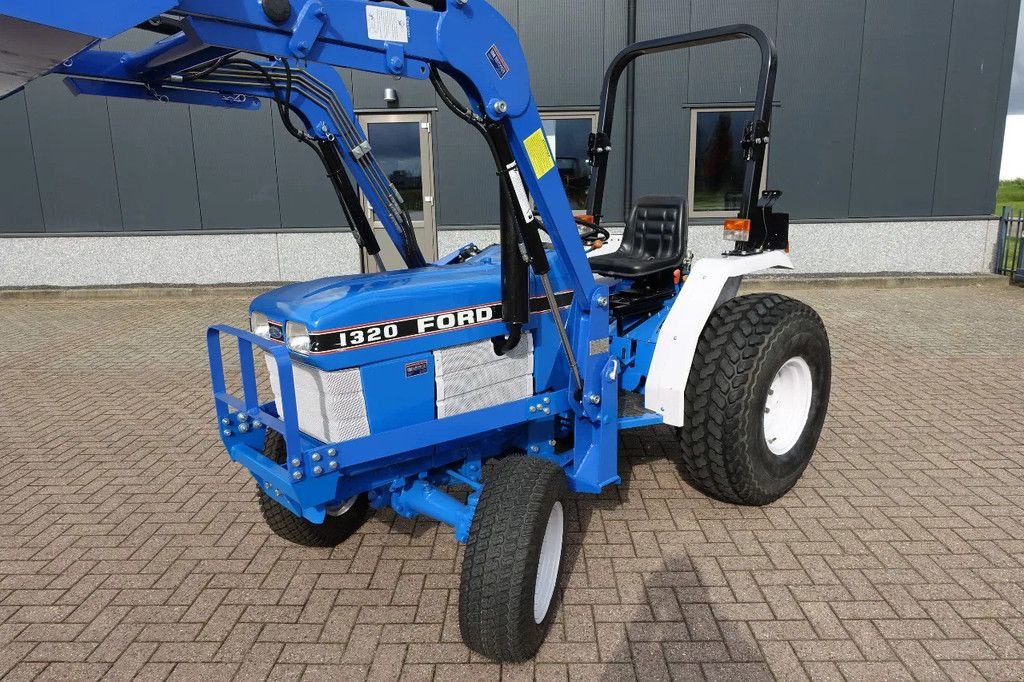 Traktor a típus Ford 1320 4wd / 4107 Draaiuren / Voorlader, Gebrauchtmaschine ekkor: Swifterband (Kép 4)