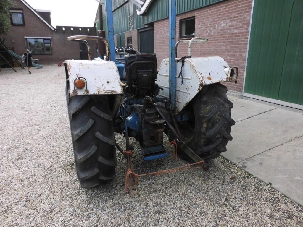 Traktor des Typs Ford 2000, Gebrauchtmaschine in Streefkerk (Bild 3)