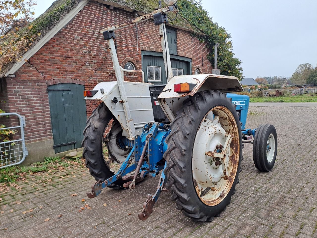 Traktor van het type Ford 4100, Gebrauchtmaschine in TERWOLDE (Foto 3)