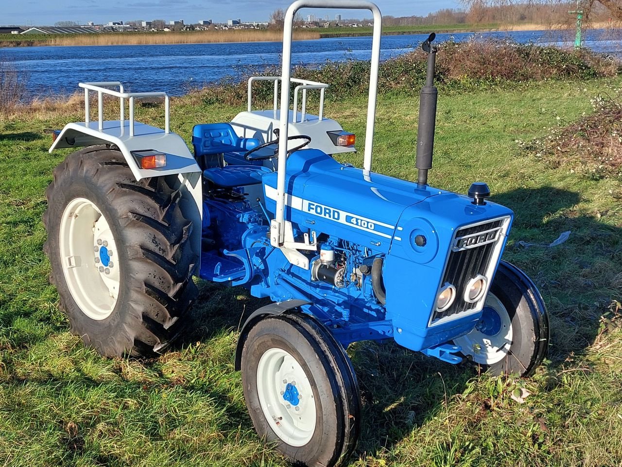 Traktor des Typs Ford 4100, Gebrauchtmaschine in Ouderkerk aan den IJssel (Bild 1)