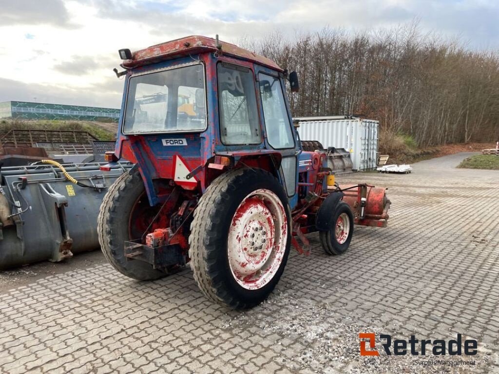 Traktor of the type Ford 4600 med kost, Gebrauchtmaschine in Rødovre (Picture 5)