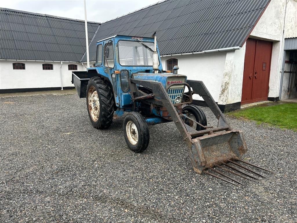 Traktor of the type Ford 5000 Servostyring og frontlæsser, Gebrauchtmaschine in Rødding (Picture 2)