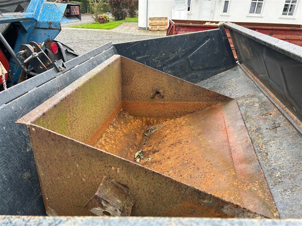 Traktor of the type Ford 5000 Servostyring og frontlæsser, Gebrauchtmaschine in Rødding (Picture 5)