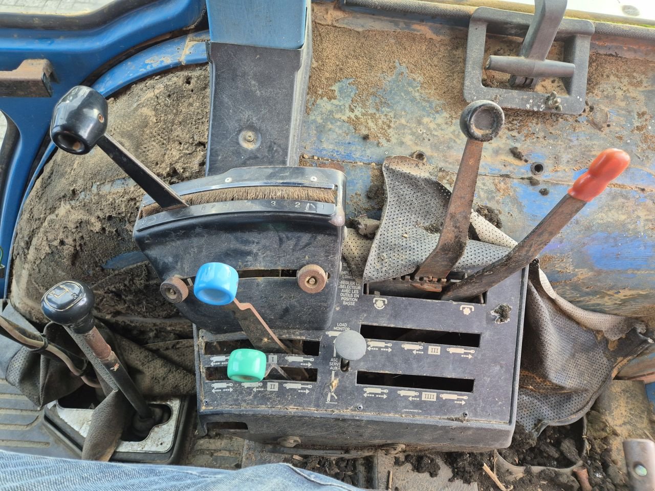 Traktor Türe ait Ford 7910 (8210), Gebrauchtmaschine içinde Weiteveen (resim 8)