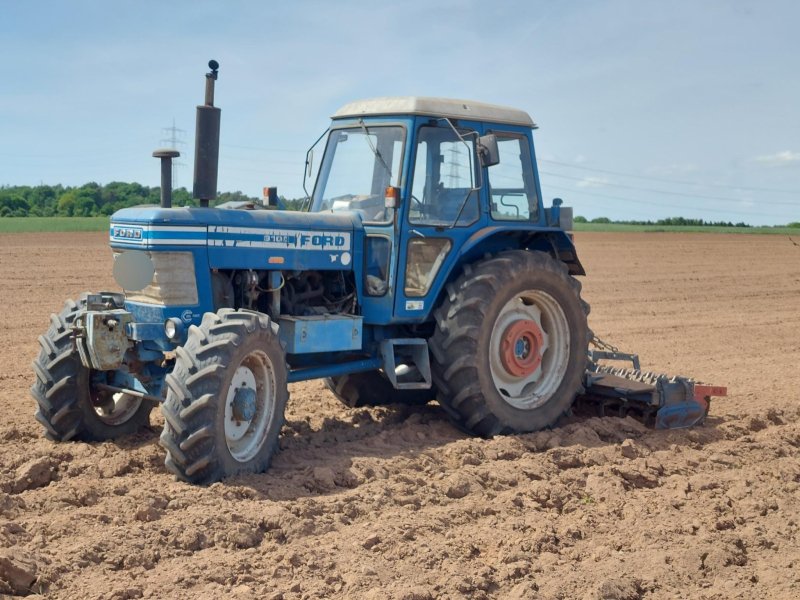 Traktor van het type Ford 8100 Allrad, Gebrauchtmaschine in Langerwehe (Foto 1)