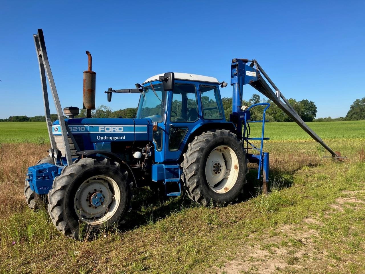 Traktor typu Ford 8210 - 4WD, Gebrauchtmaschine w Herning (Zdjęcie 1)