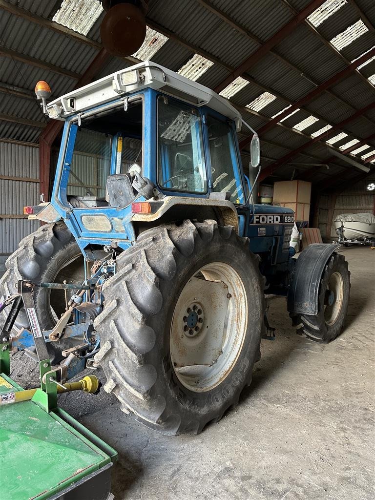 Traktor of the type Ford 8210 Force II, Gebrauchtmaschine in Haderslev (Picture 3)