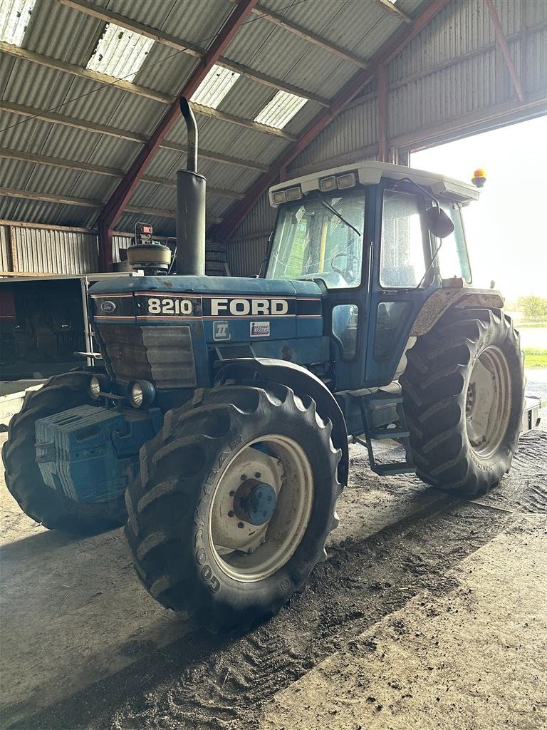 Traktor of the type Ford 8210 Force II, Gebrauchtmaschine in Haderslev (Picture 2)