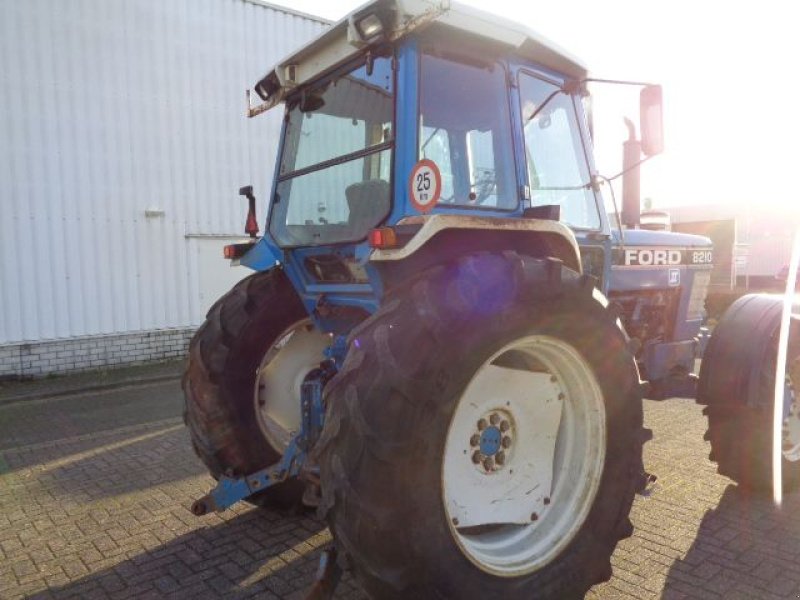 Traktor del tipo Ford 8210 II, Gebrauchtmaschine In Oirschot (Immagine 7)