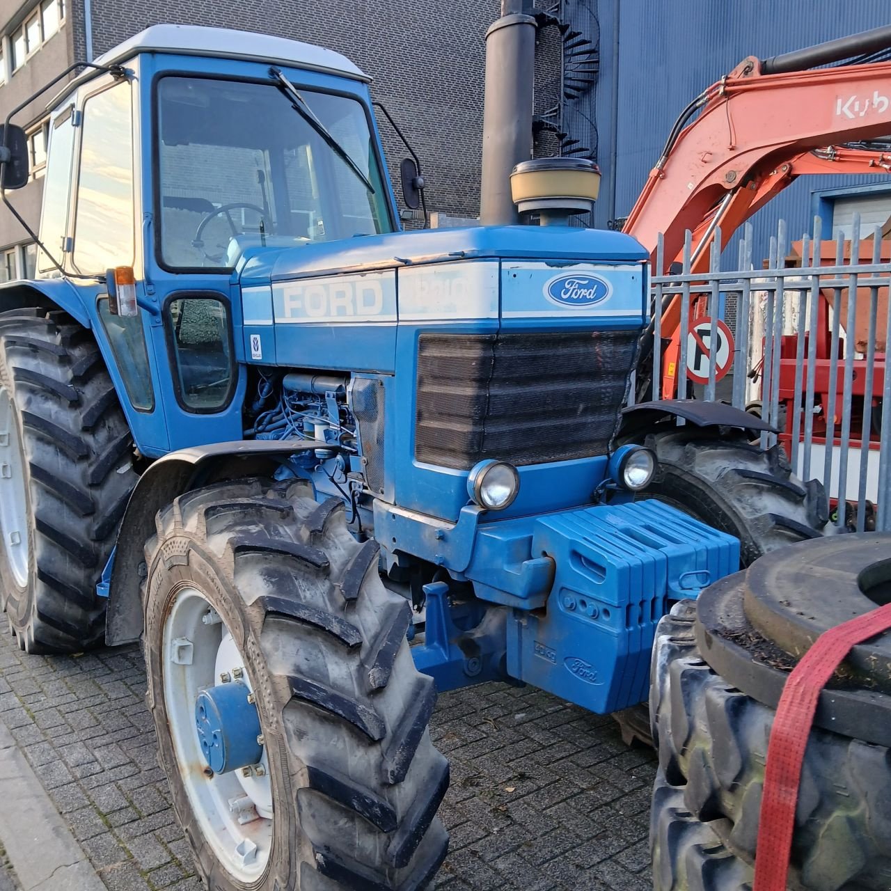 Traktor типа Ford 8210, Gebrauchtmaschine в Alblasserdam (Фотография 4)