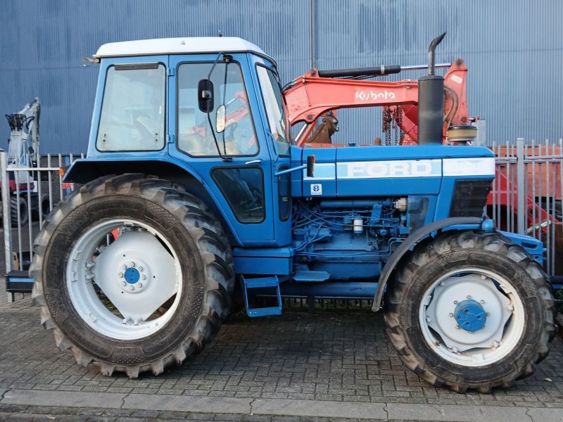 Traktor Türe ait Ford 8210, Gebrauchtmaschine içinde Alblasserdam (resim 1)