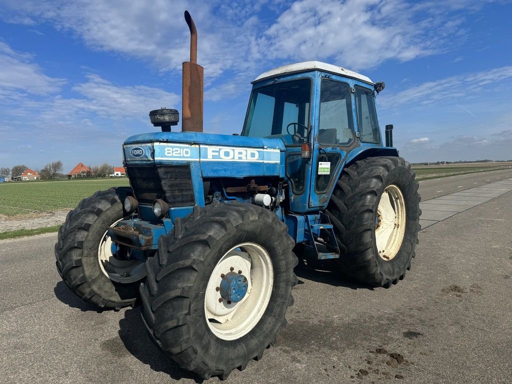 Traktor типа Ford 8210, Gebrauchtmaschine в Callantsoog (Фотография 1)