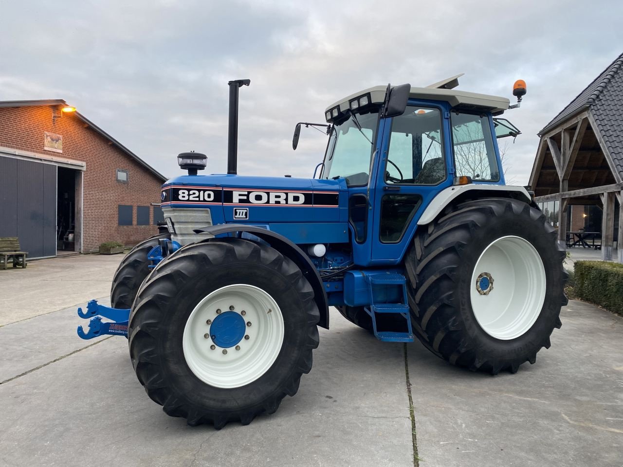 Traktor типа Ford 8210, Gebrauchtmaschine в De Mortel (Фотография 1)