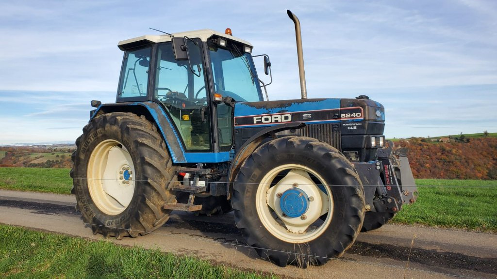 Traktor του τύπου Ford 8240 SLE (  DESTOCKAGE ), Gebrauchtmaschine σε YTRAC (Φωτογραφία 1)