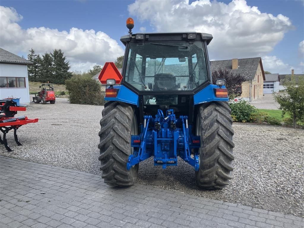 Traktor typu Ford 8240 SLE Rigtig Velholdt, Gebrauchtmaschine w Svenstrup J (Zdjęcie 4)