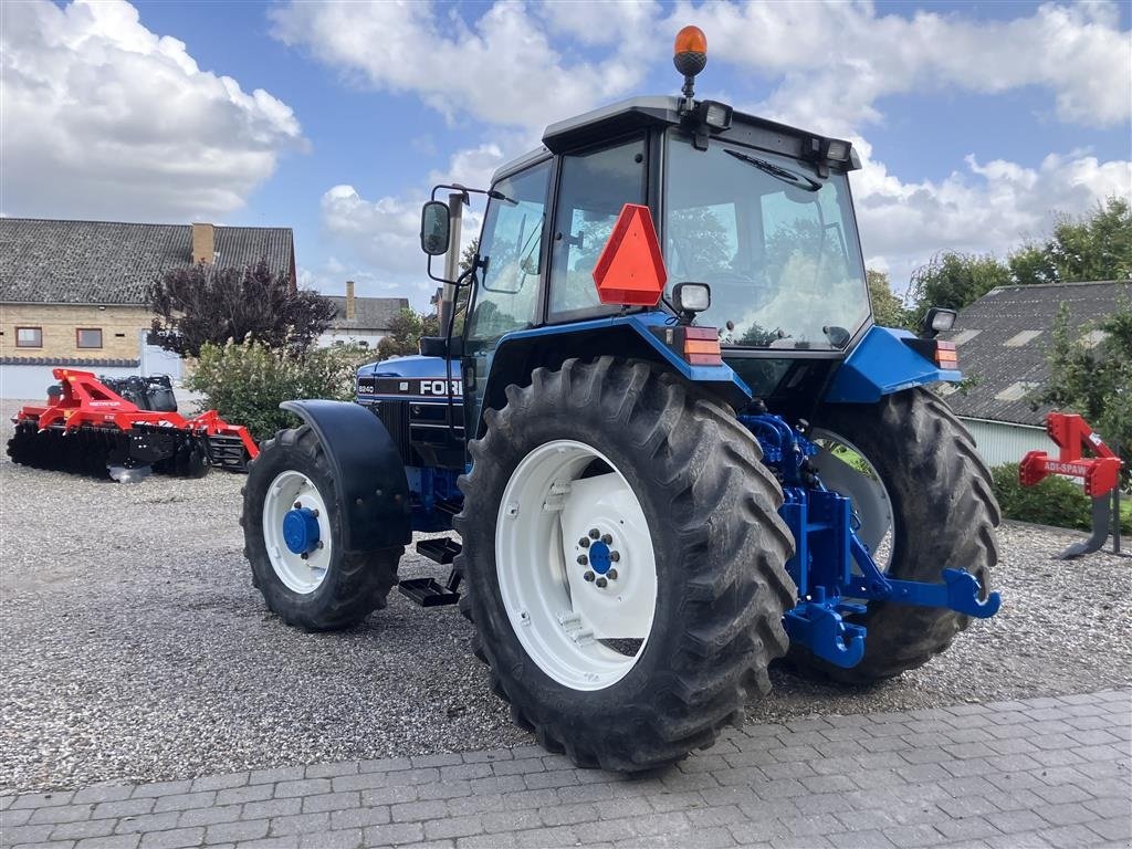 Traktor typu Ford 8240 SLE Rigtig Velholdt, Gebrauchtmaschine w Svenstrup J (Zdjęcie 3)