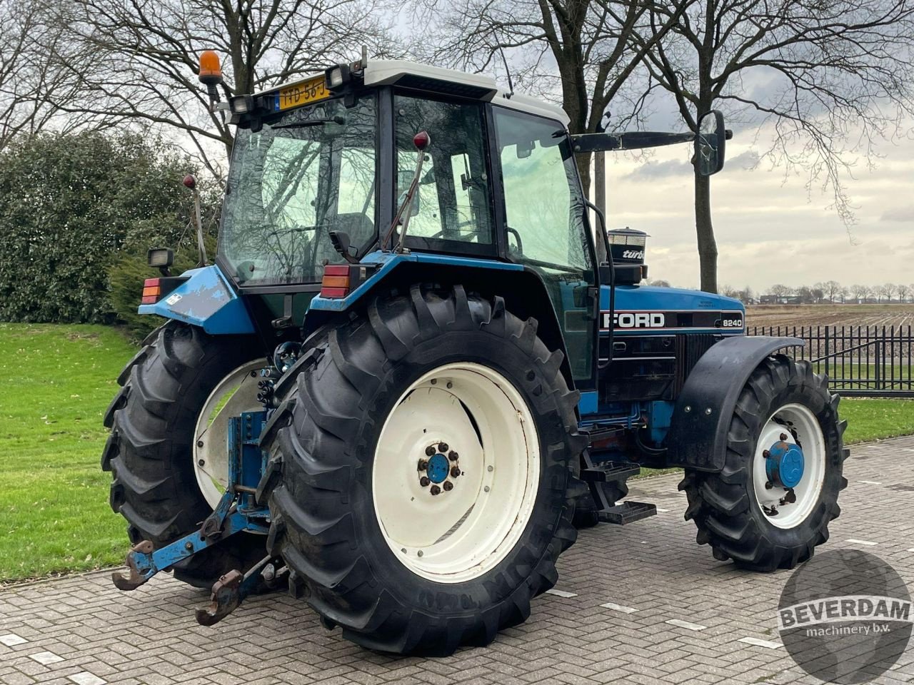 Traktor tip Ford 8240, Gebrauchtmaschine in Vriezenveen (Poză 4)