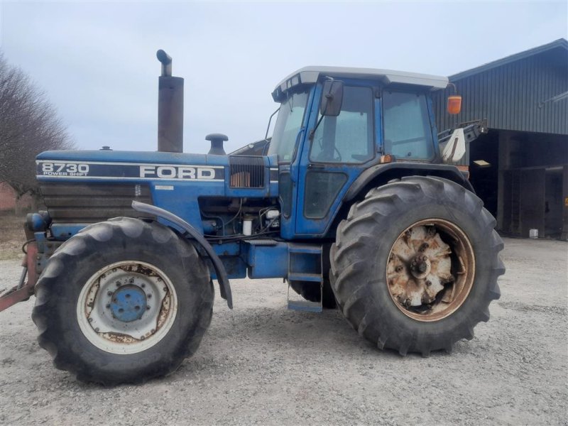 Traktor typu Ford 8730 m. frontlift Motor og gearkasse lavet, Gebrauchtmaschine v Skive