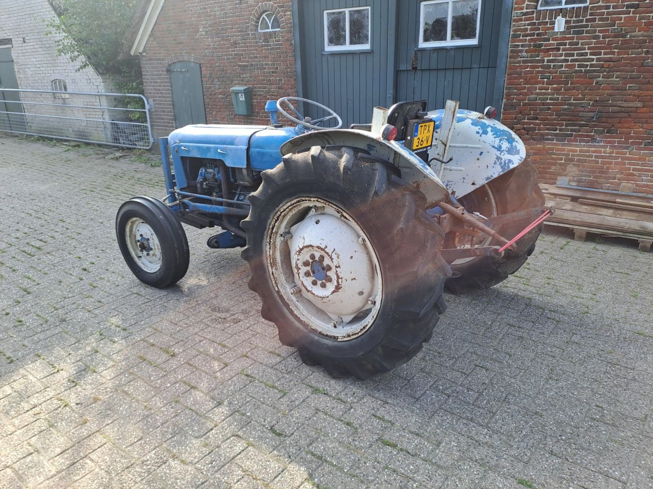 Traktor van het type Ford Dexta, Gebrauchtmaschine in TERWOLDE (Foto 4)