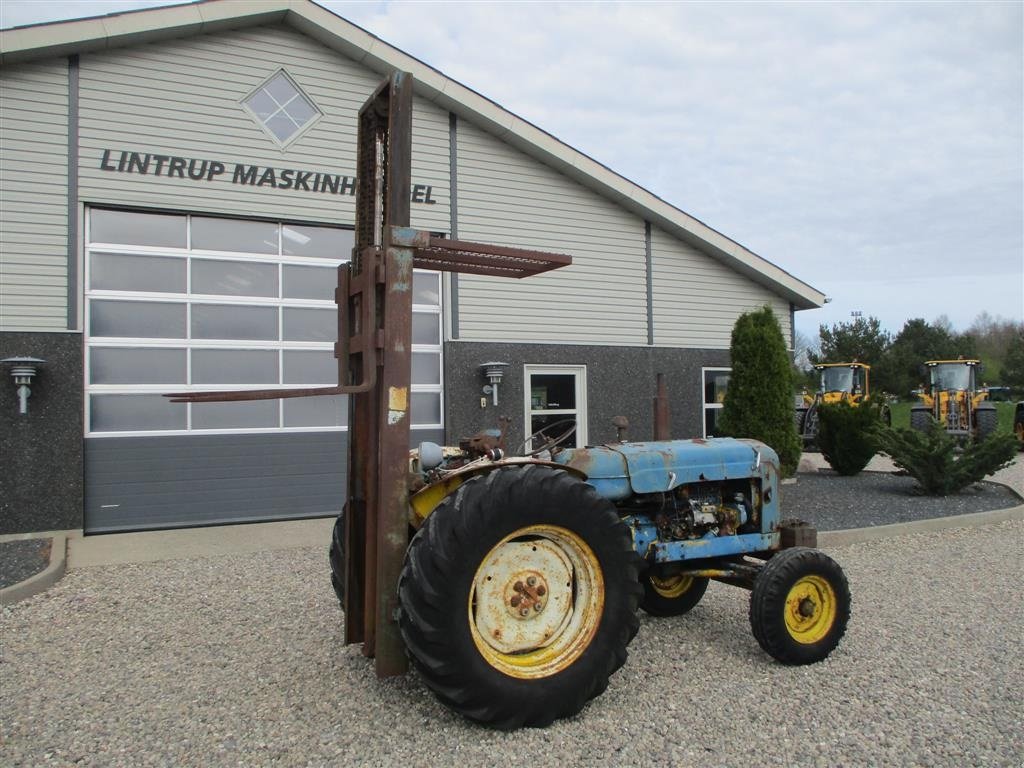 Traktor of the type Ford Super Major Med trucktårn, Gebrauchtmaschine in Lintrup (Picture 8)