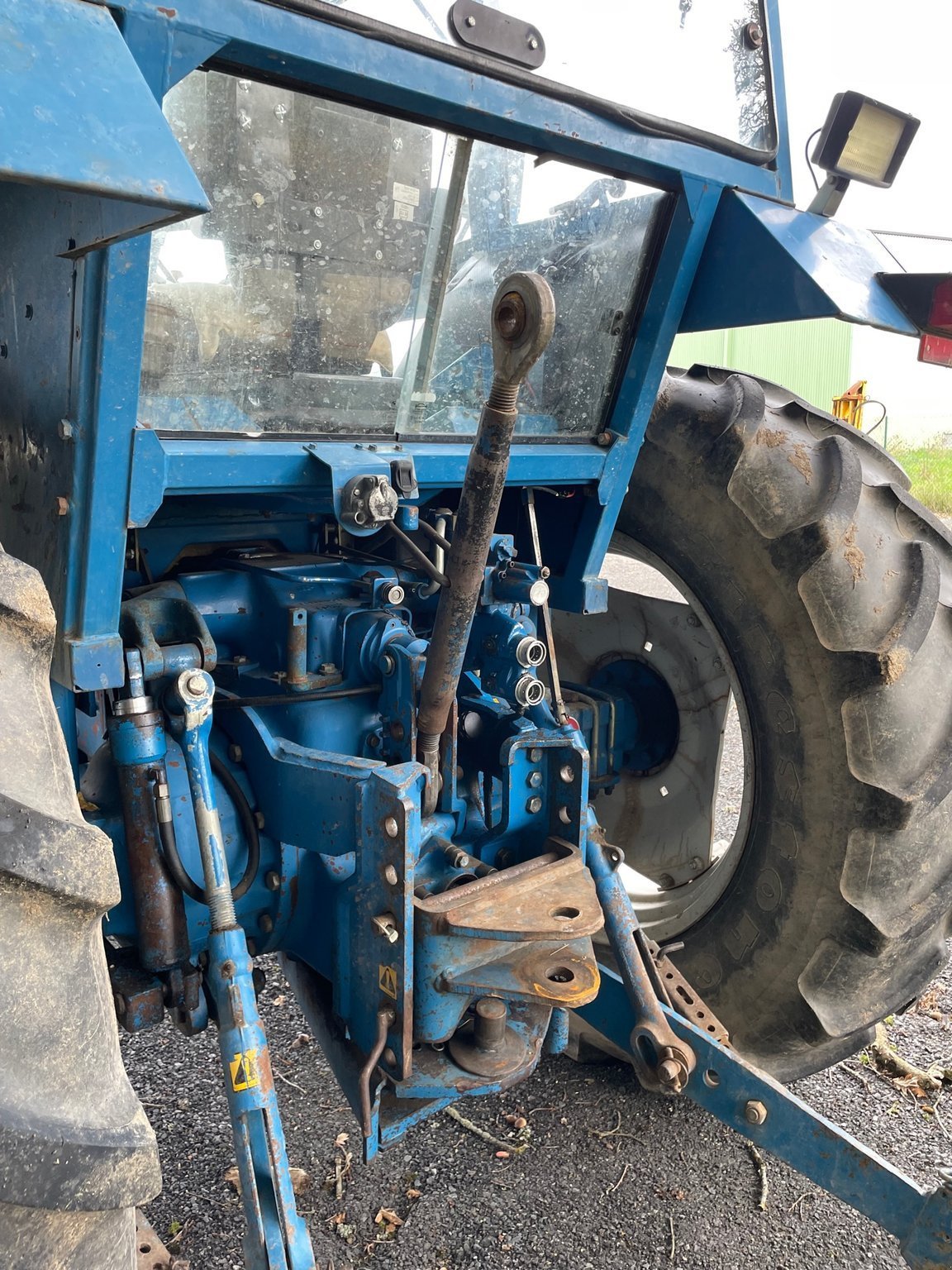 Traktor of the type Ford Tracteur agricole 5610 Ford, Gebrauchtmaschine in LA SOUTERRAINE (Picture 6)