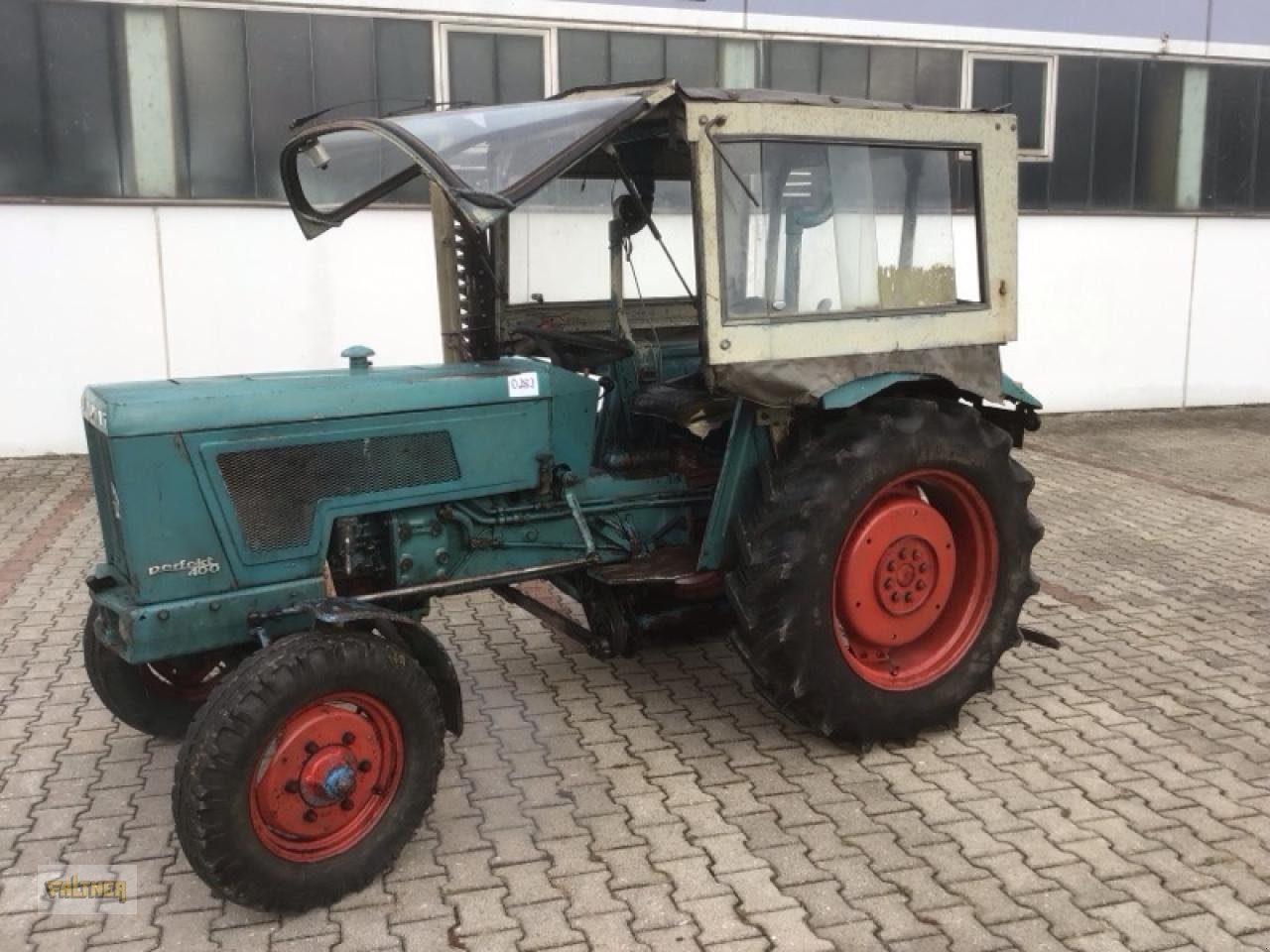 Traktor del tipo Hanomag PERFECT 400, Gebrauchtmaschine In Büchlberg (Immagine 1)