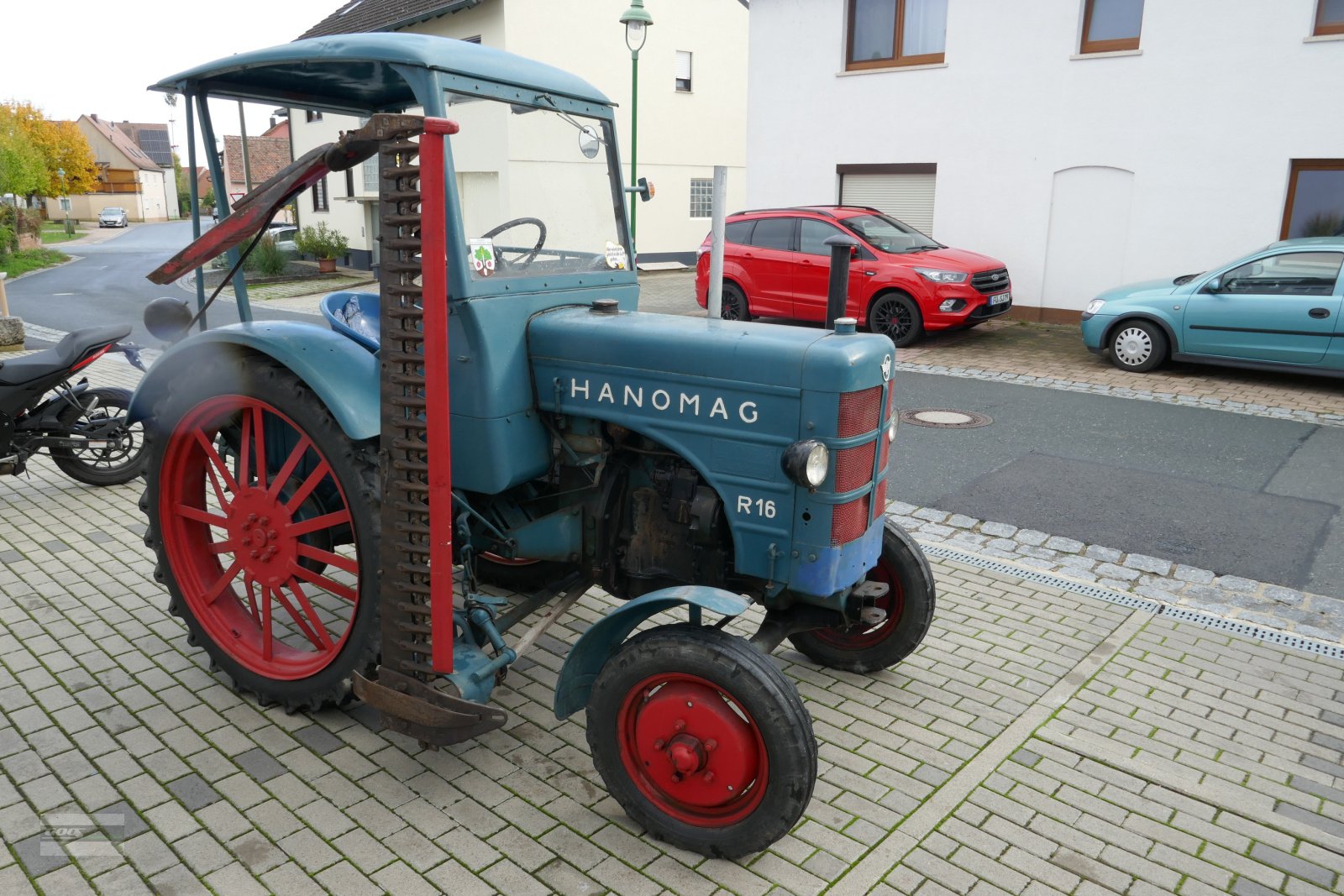 Traktor of the type Hanomag R16A mit Verdeck, Mähwerk und Pflug. Aus 1. Hand! Technisch und optisch OK!, Gebrauchtmaschine in Langenzenn (Picture 2)