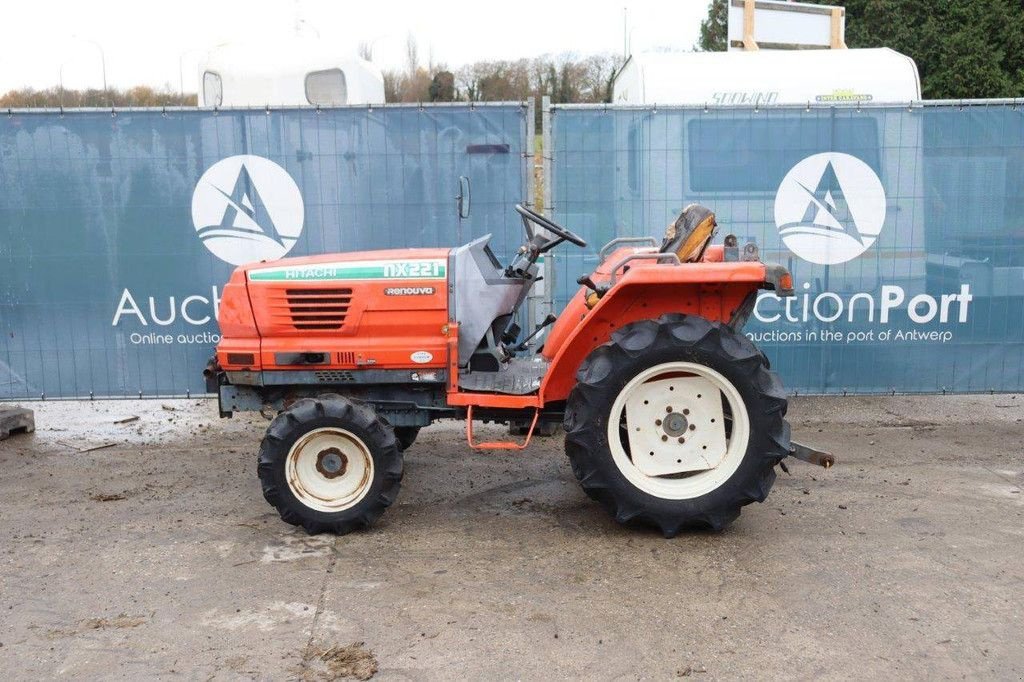 Traktor typu Hitachi NX221, Gebrauchtmaschine v Antwerpen (Obrázek 2)