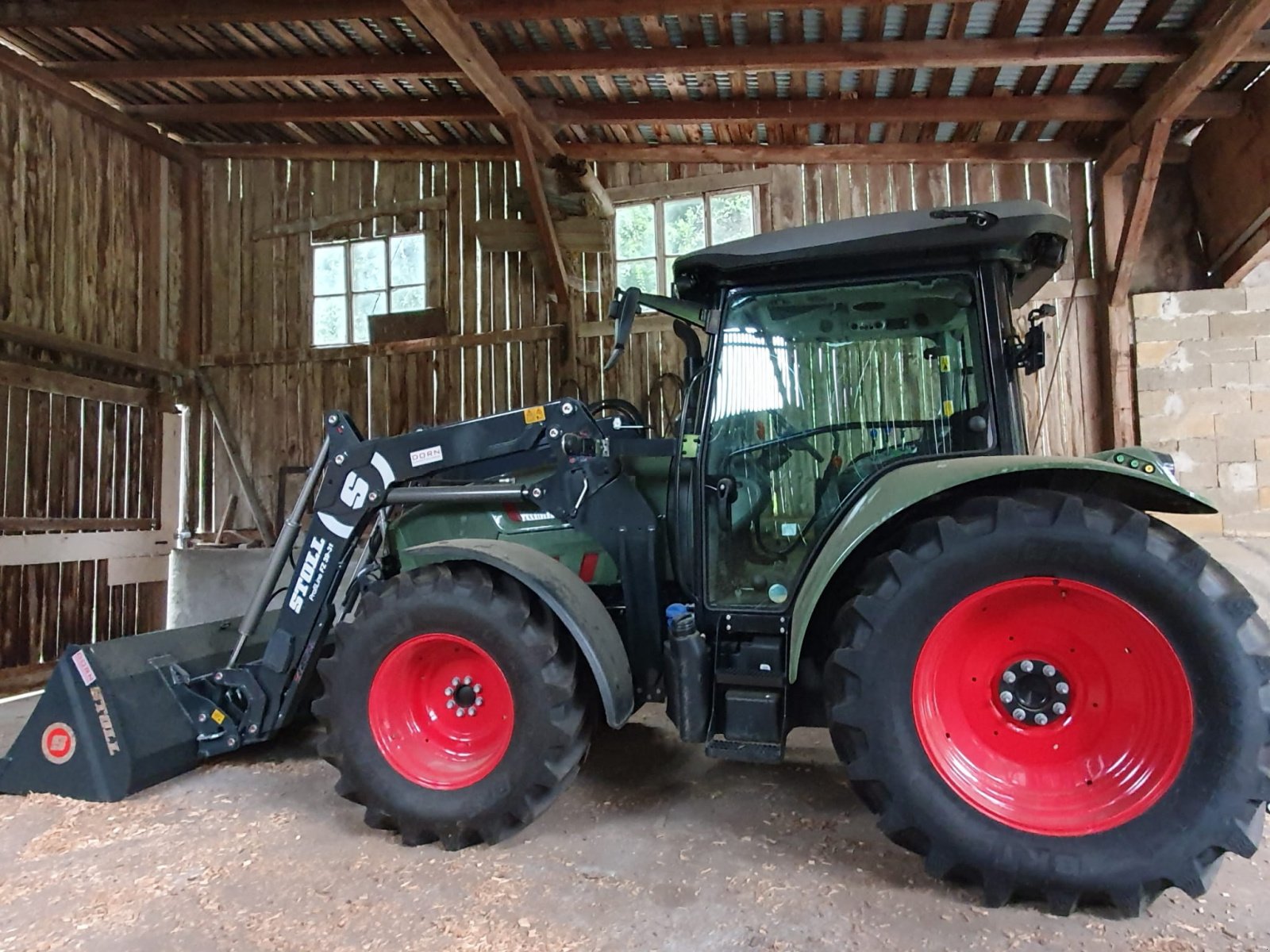 Traktor van het type Hürlimann XB 125, Neumaschine in Aiglsbach (Foto 1)