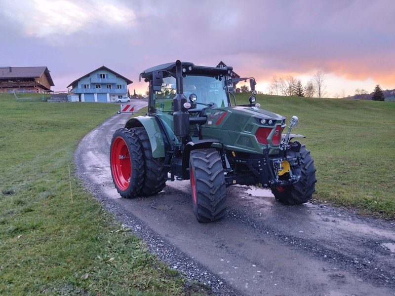 Traktor типа Hürlimann XL.K 135 V-drive, Ausstellungsmaschine в Egg