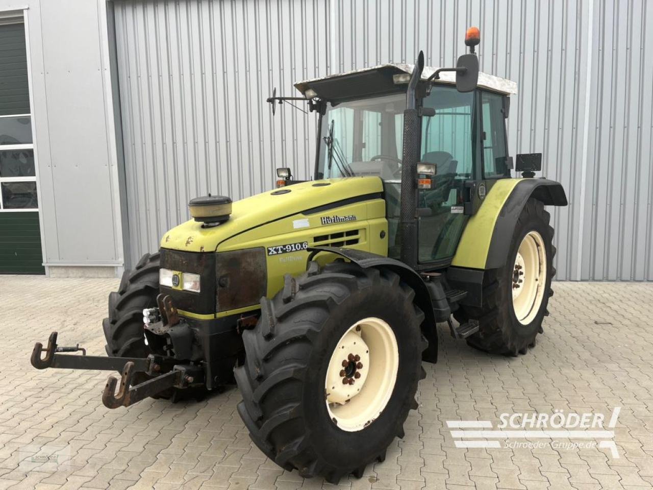 Traktor van het type Hürlimann XT-910.6, Gebrauchtmaschine in Scharrel (Foto 1)