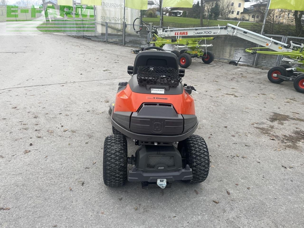 Traktor tip Husqvarna r 420tsx awd, Gebrauchtmaschine in ELIXHAUSEN (Poză 5)