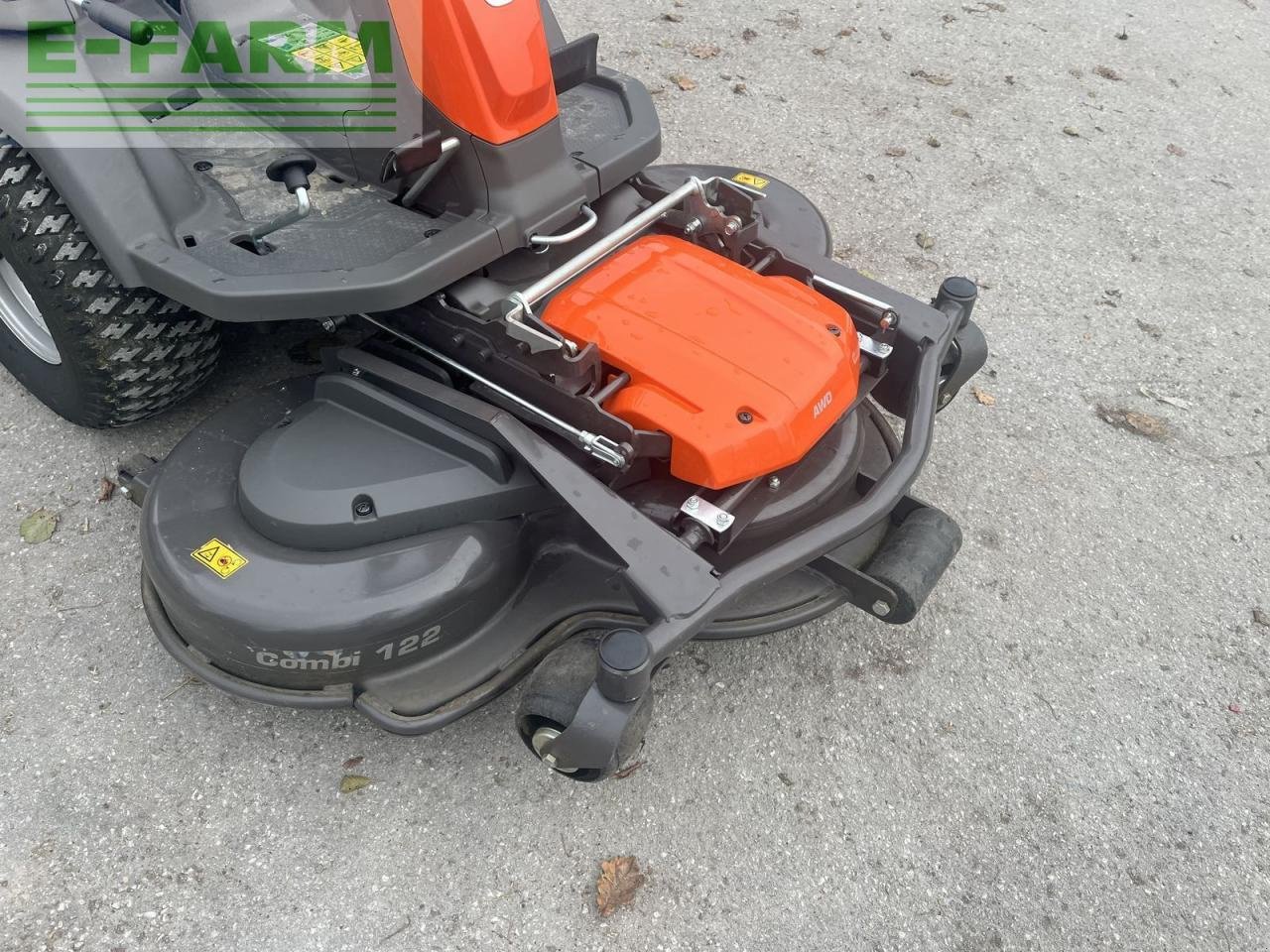 Traktor tip Husqvarna r 420tsx awd, Gebrauchtmaschine in ELIXHAUSEN (Poză 12)