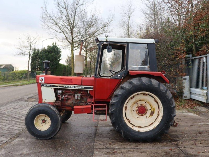 Traktor des Typs IHC 1246 mit Kabine, Gebrauchtmaschine in Palling (Bild 1)