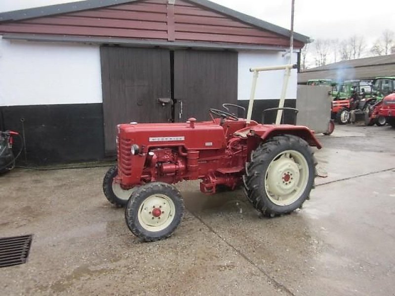 Traktor van het type IHC 324, Gebrauchtmaschine in Ziegenhagen (Foto 1)