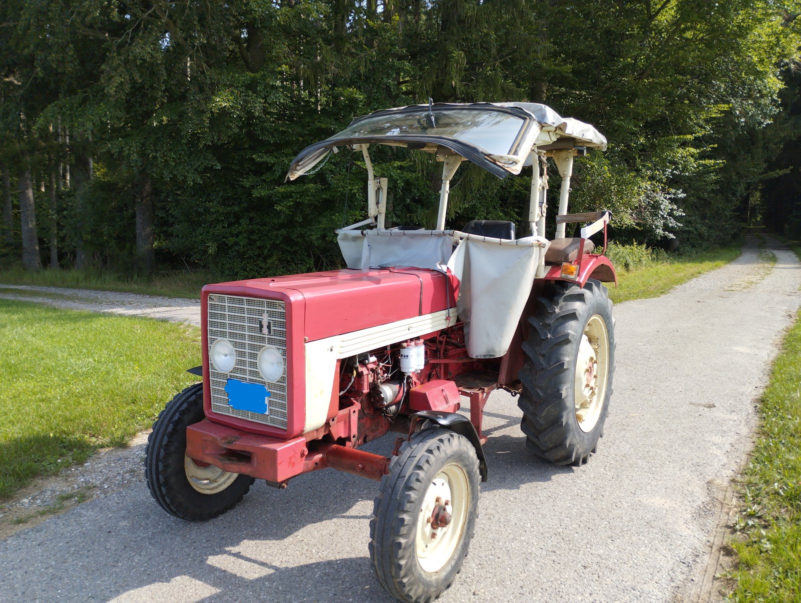 Traktor des Typs IHC 353, Gebrauchtmaschine in Krumbach (Bild 1)