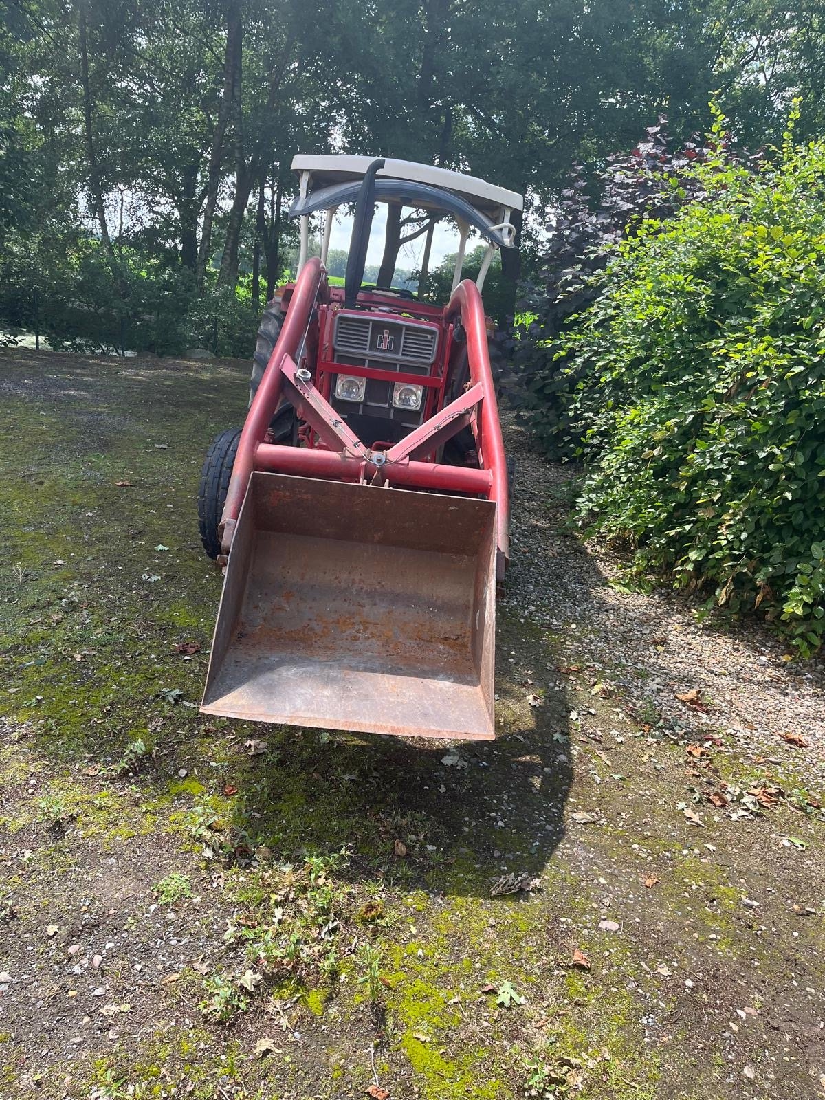 Traktor du type IHC 383, Gebrauchtmaschine en Merzen (Photo 3)