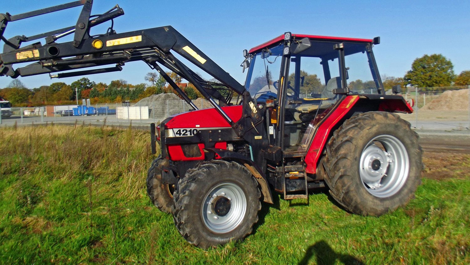 Traktor of the type IHC 4210 Frontlader+Nedrigkabine, Gebrauchtmaschine in Mittelsdorf (Picture 1)