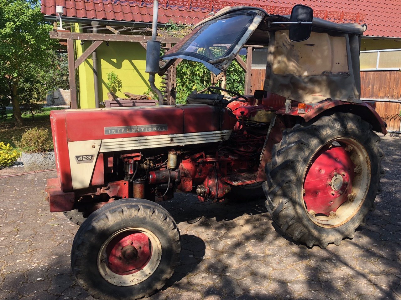 Traktor van het type IHC 423, Gebrauchtmaschine in Grabfeld OT Berkach (Foto 1)