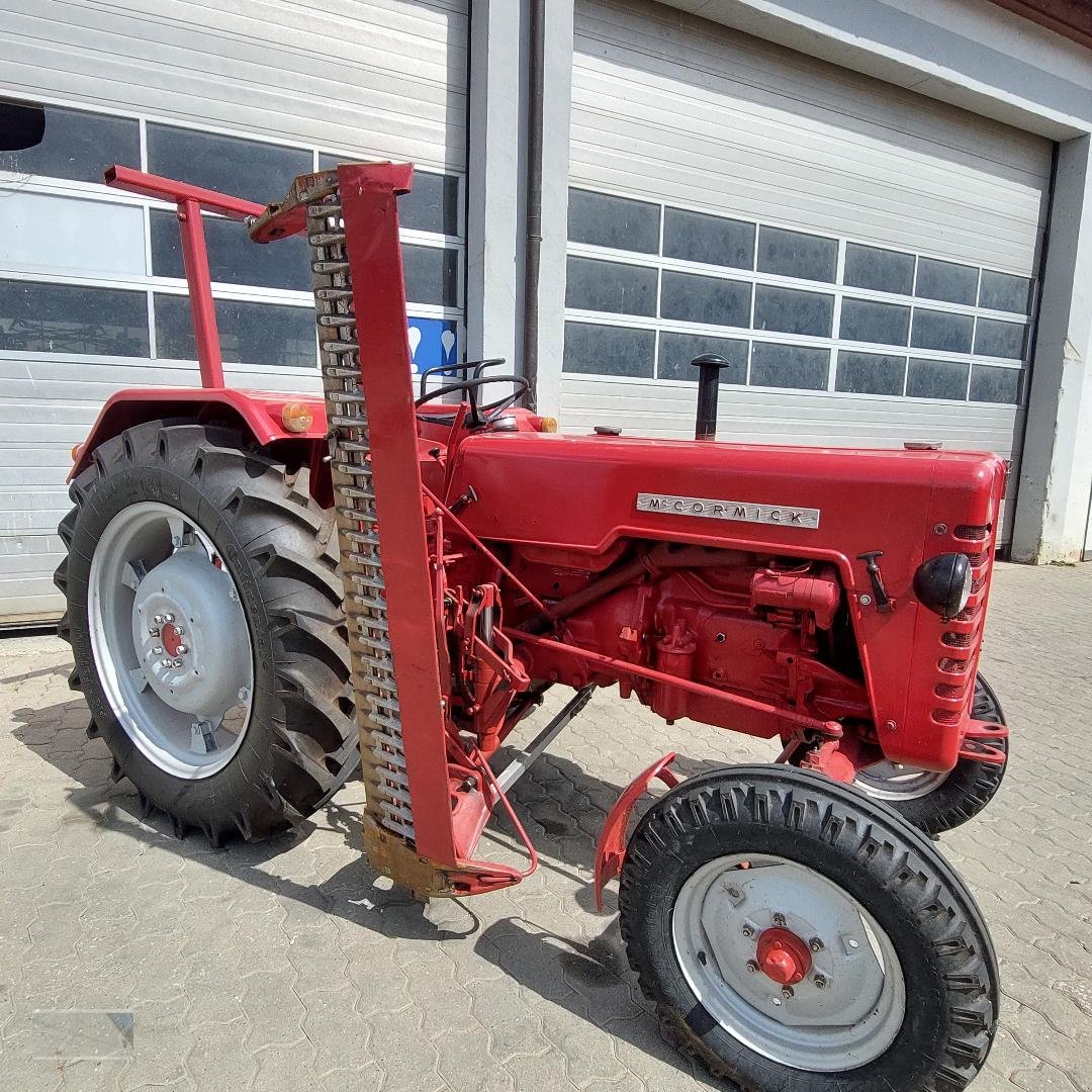 Traktor du type IHC 439, Gebrauchtmaschine en Kleinlangheim - Atzhausen (Photo 1)