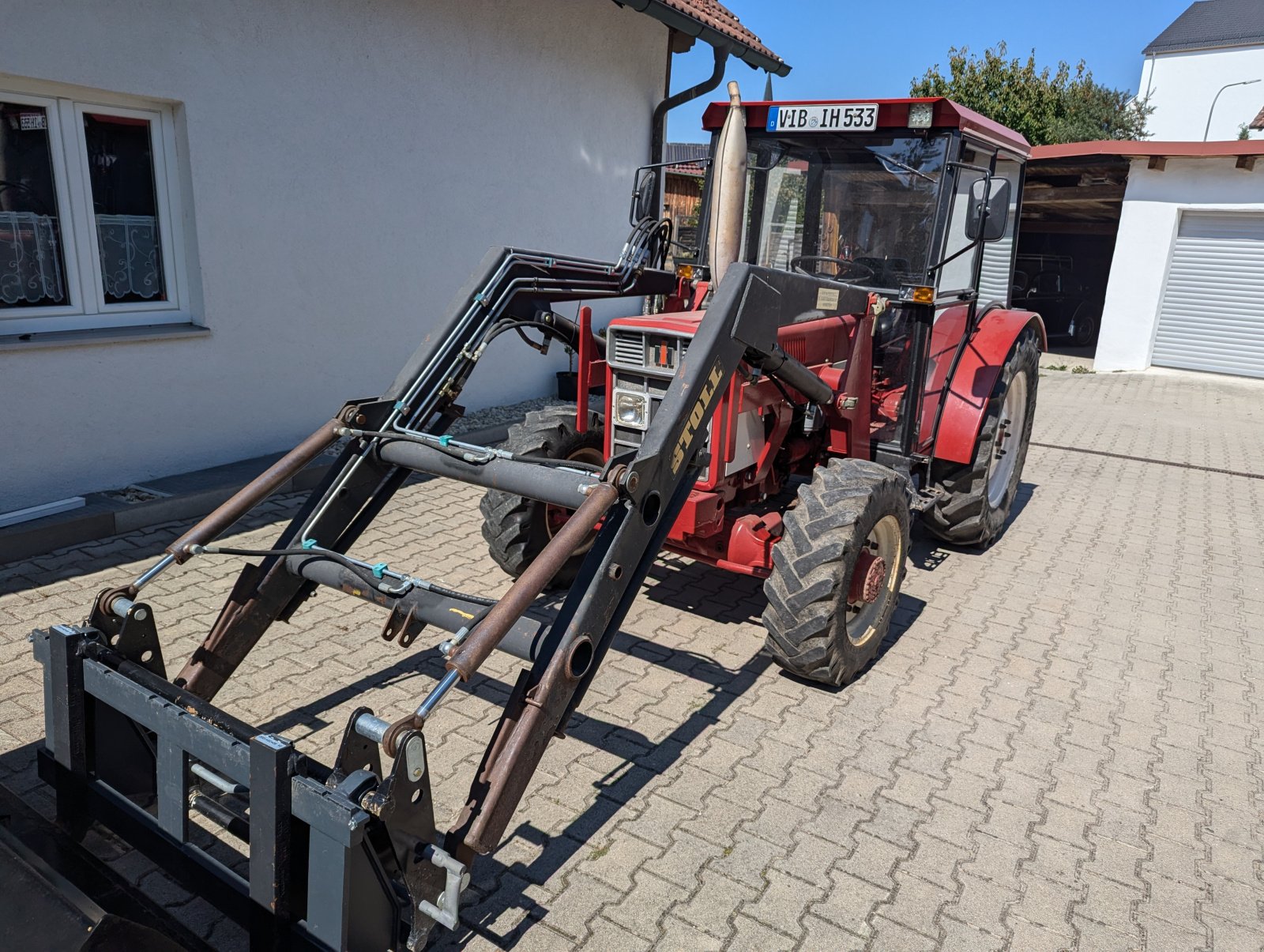 Traktor des Typs IHC 533 A, Gebrauchtmaschine in Geisenhausen (Bild 1)