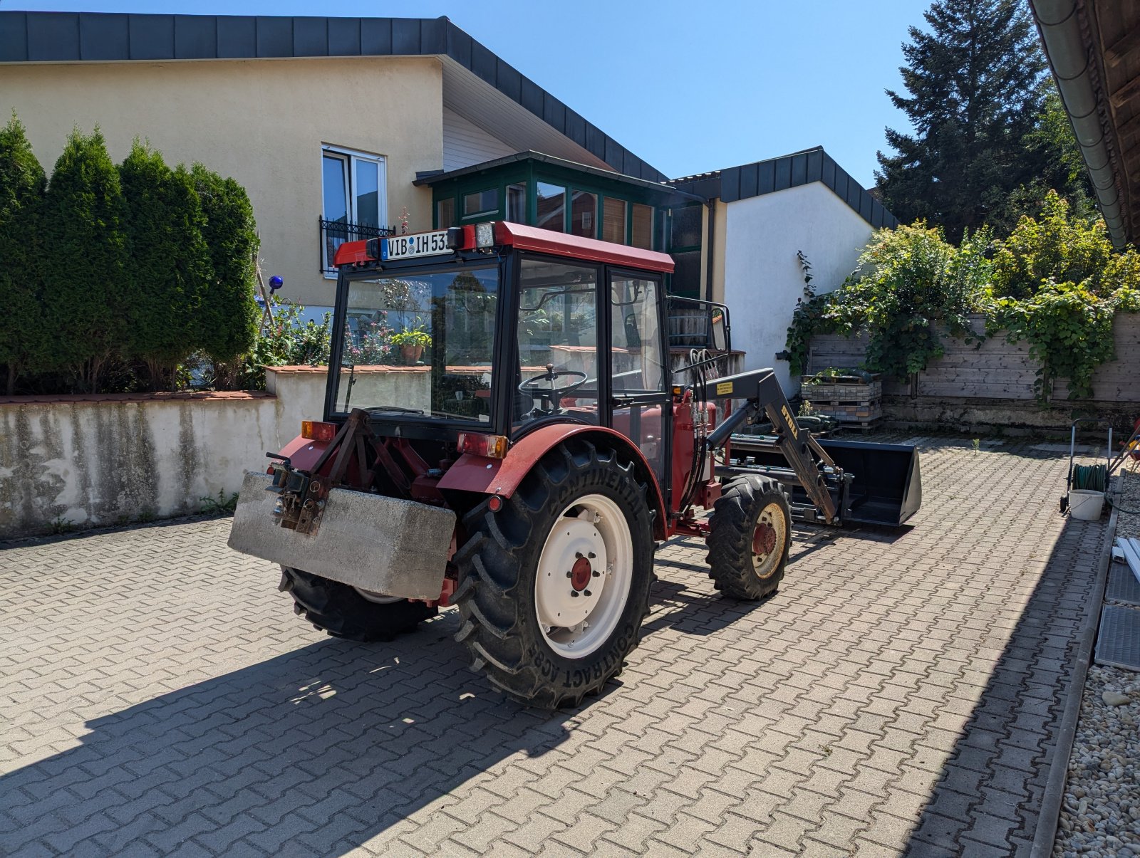 Traktor du type IHC 533 A, Gebrauchtmaschine en Geisenhausen (Photo 2)