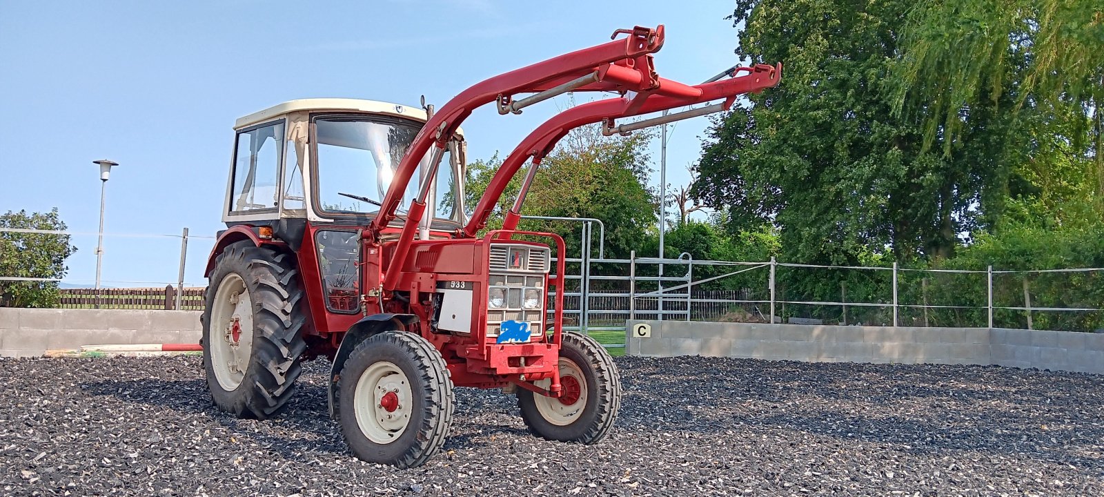 Traktor Türe ait IHC 533, Gebrauchtmaschine içinde Homberg Efze (resim 2)