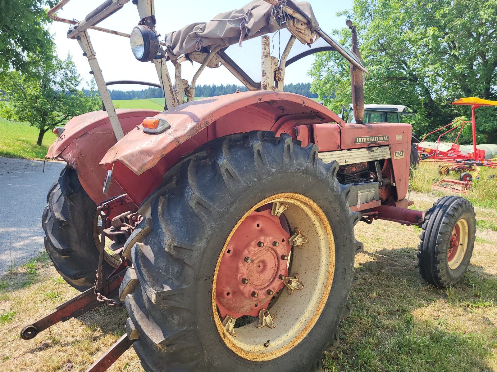 Traktor del tipo IHC 624, Gebrauchtmaschine In Falkenberg (Immagine 3)