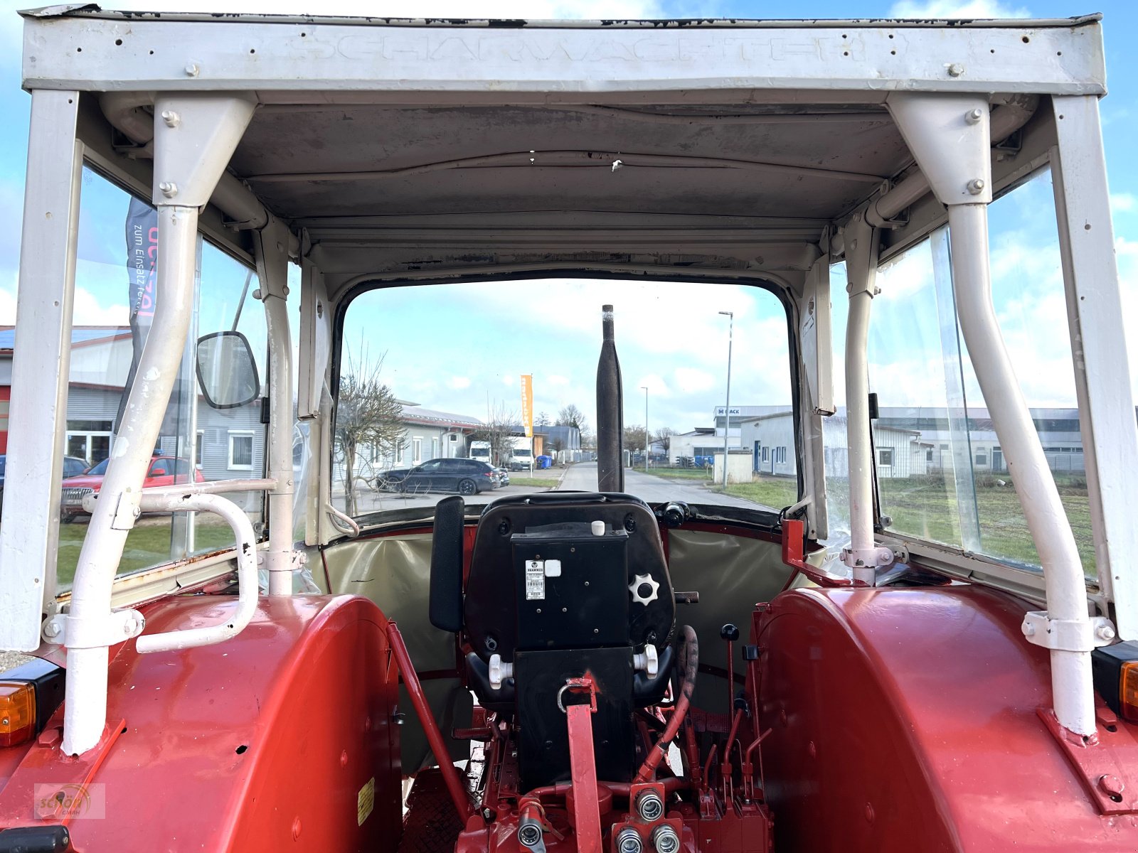 Traktor typu IHC 633 mit Servo, zwei-doppelt-wirkende und ein einfach-wirkendes Steuergerät, Gebrauchtmaschine v Burgrieden (Obrázek 10)