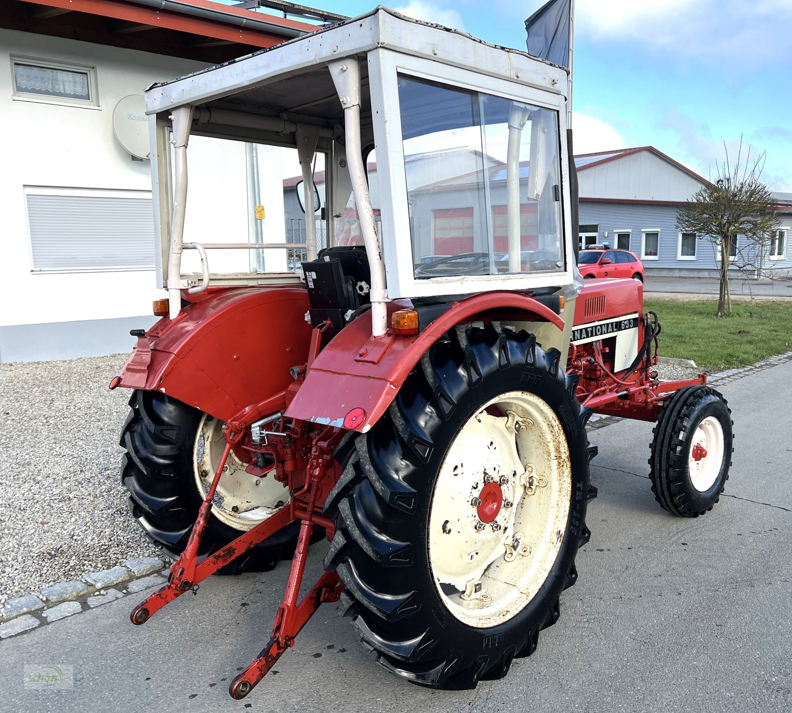 Traktor typu IHC 633 mit Servo, zwei-doppelt-wirkende und ein einfach-wirkendes Steuergerät, Gebrauchtmaschine v Burgrieden (Obrázek 11)