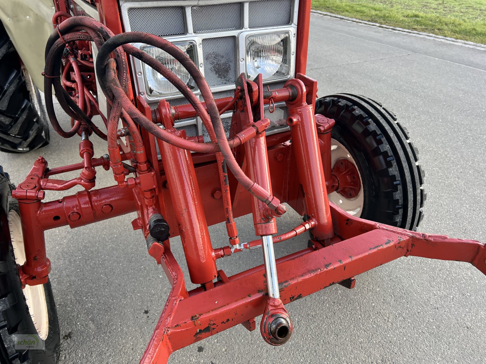 Traktor typu IHC 633 mit Servo, zwei-doppelt-wirkende und ein einfach-wirkendes Steuergerät, Gebrauchtmaschine v Burgrieden (Obrázek 15)