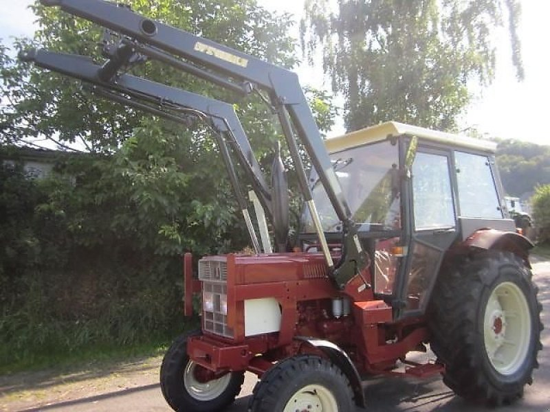 Traktor du type IHC 733, Gebrauchtmaschine en Ziegenhagen (Photo 1)