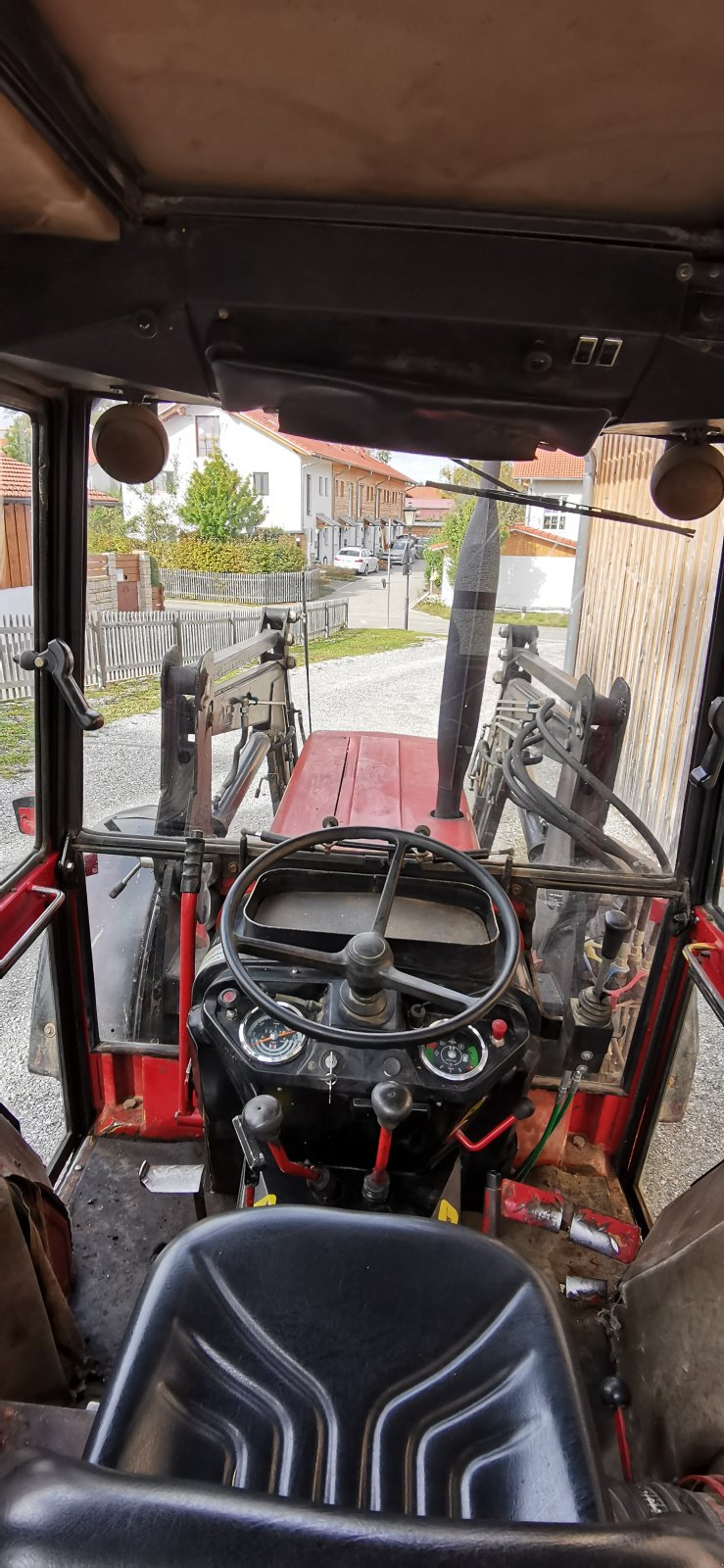 Traktor des Typs IHC 733, Gebrauchtmaschine in Sauerlach (Bild 2)